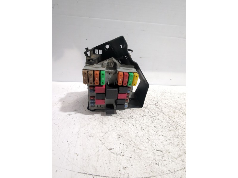Recambio de caja reles / fusibles para lancia musa (350_) 1.4 (350.axf1a) referencia OEM IAM 51799612  