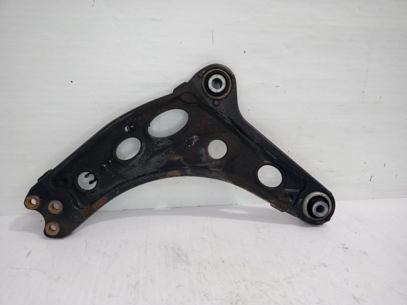 Recambio de brazo suspension inferior delantero derecho para renault trafic furgón l1h1 2,7t referencia OEM IAM 8200688035  