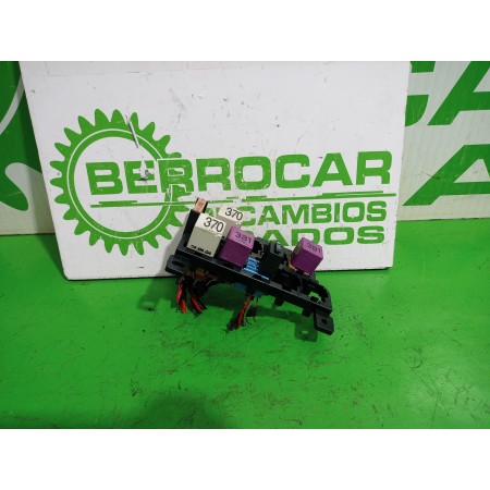 Recambio de caja reles / fusibles para audi a6 berlina (4f2) 2.4 referencia OEM IAM 4F0937503  