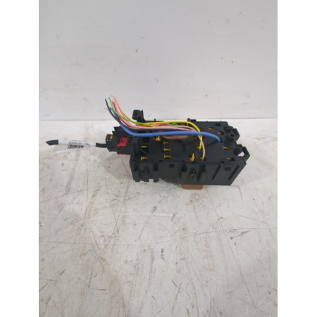 Recambio de caja reles / fusibles para peugeot rifter 1.5 bluehdi 100 referencia OEM IAM 9812661980  