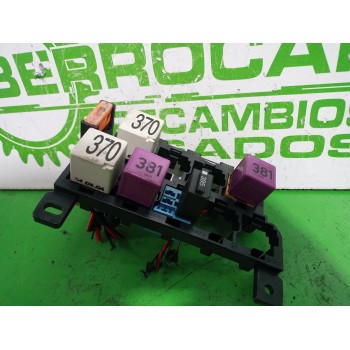 Recambio de caja reles / fusibles para audi a6 berlina (4f2) 2.4 referencia OEM IAM 4F0937503  