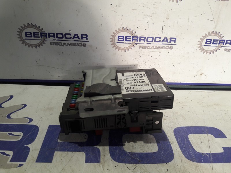 Recambio de caja reles / fusibles para renault espace iv (jk0) 2.2 dci turbodiesel referencia OEM IAM 8200401258  