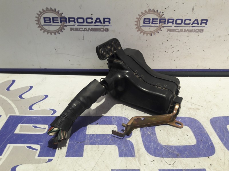 Recambio de caja reles / fusibles para toyota corolla (e12) 1.4 turbodiesel cat referencia OEM IAM 9008087030  