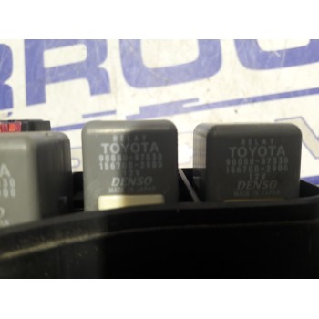 Recambio de caja reles / fusibles para toyota corolla (e12) 1.4 turbodiesel cat referencia OEM IAM 9008087030  