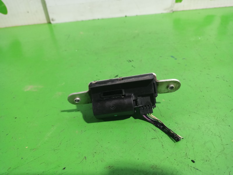 Recambio de motor apertura trampilla para fiat 500 cabrio (150) lounge referencia OEM IAM 0132801311  