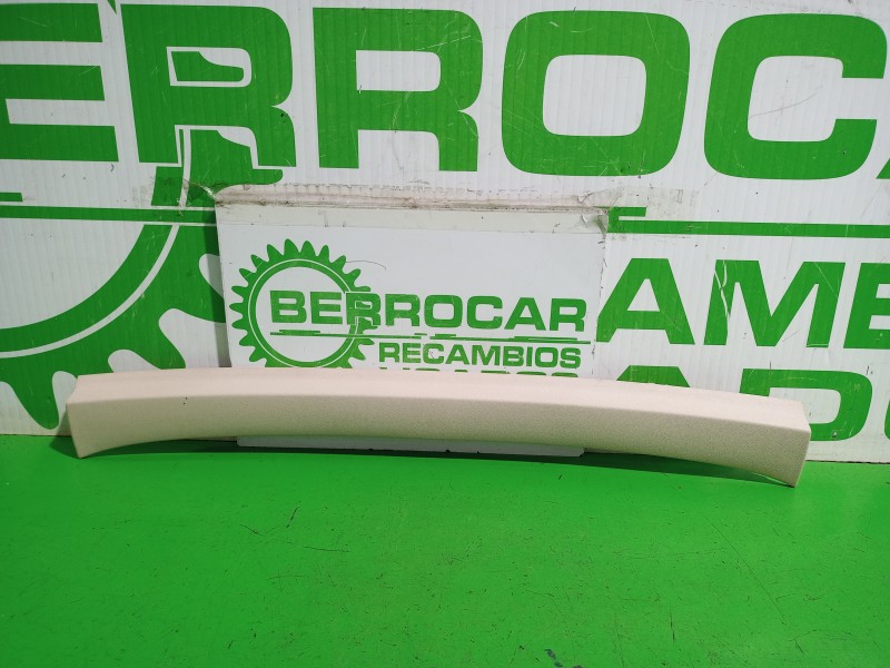 Recambio de moldura para volkswagen golf vi (5k1) advance referencia OEM IAM 1K6867617D  