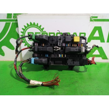 CAJA RELES / FUSIBLES 13220831 