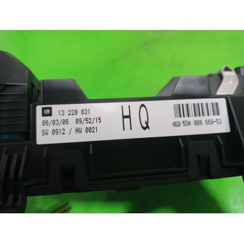 Recambio de caja reles / fusibles para opel zafira b cosmo referencia OEM IAM 13220831  