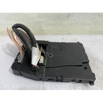 Recambio de caja reles / fusibles para renault scenic ii authentique referencia OEM IAM 8200606824  