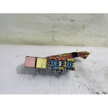 Recambio de caja reles / fusibles para renault scenic ii authentique referencia OEM IAM 8200338695  