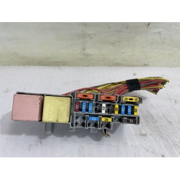 Recambio de caja reles / fusibles para renault scenic ii authentique referencia OEM IAM 8200338695  