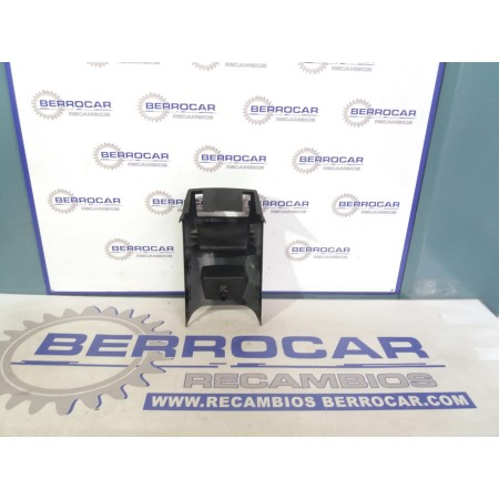 Recambio de moldura interior para opel insignia berlina 2.0 16v cdti referencia OEM IAM 13222148  