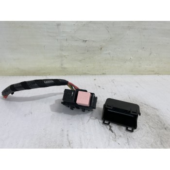 Recambio de caja reles / fusibles para renault scenic ii authentique referencia OEM IAM 8200222933  