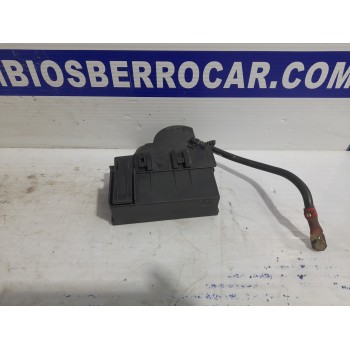 Recambio de caja reles / fusibles para opel zafira a elegance referencia OEM IAM 09131668  