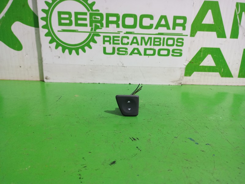 Recambio de mando elevalunas delantero derecho para fiat 500 cabrio (150) lounge referencia OEM IAM E30500  