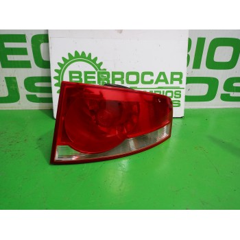 PILOTO TRASERO DERECHO 5P8945096A 