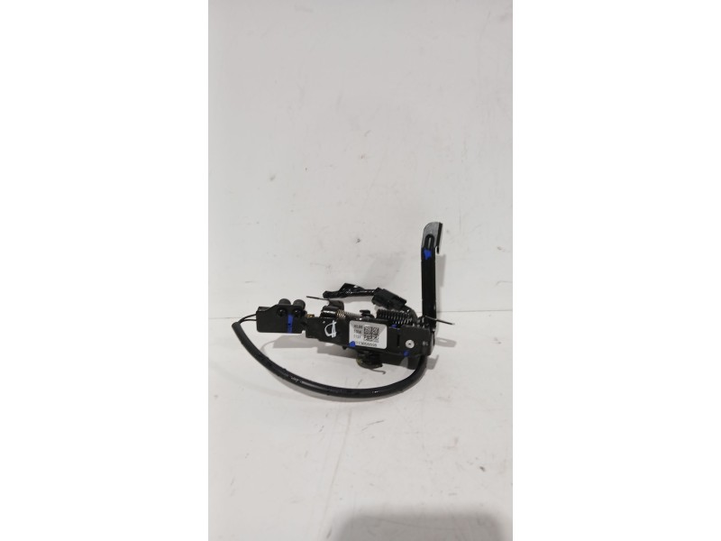 Recambio de cerradura capo para hyundai i20 iii (bc3, bi3) 1.0 t-gdi referencia OEM IAM 81130Q0000  