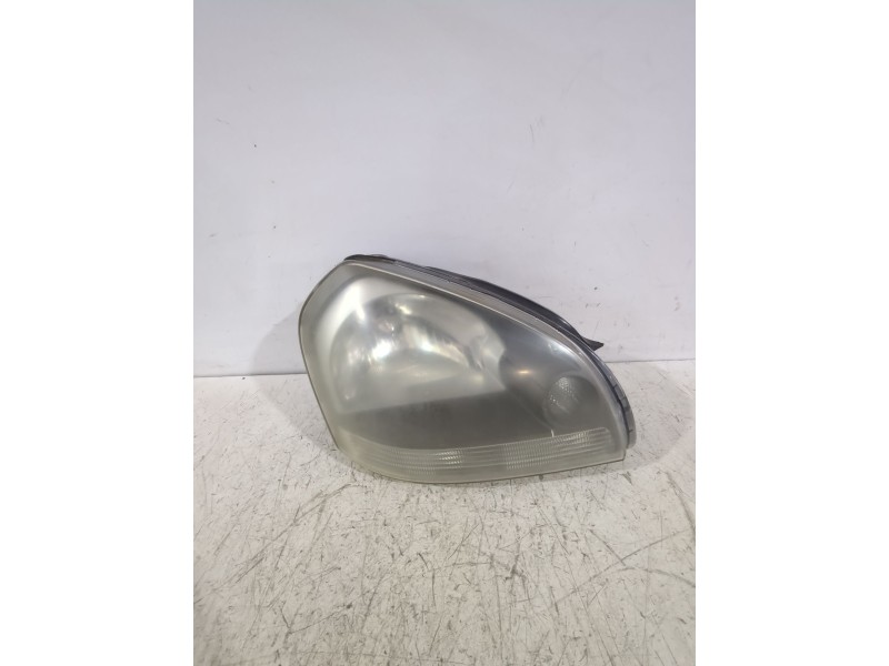 Recambio de faro derecho para hyundai tucson (jm) 2.0 crdi referencia OEM IAM 921042E020  