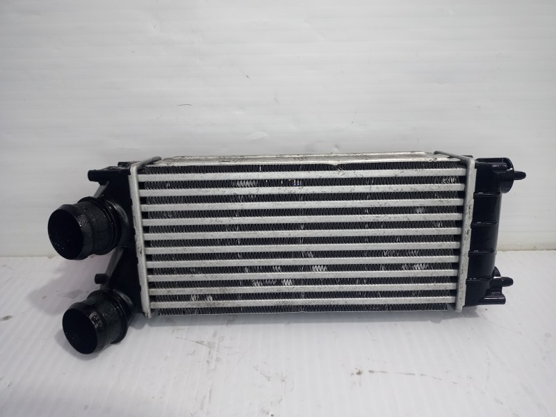 Recambio de intercooler para peugeot 3008 style referencia OEM IAM 9684212480  
