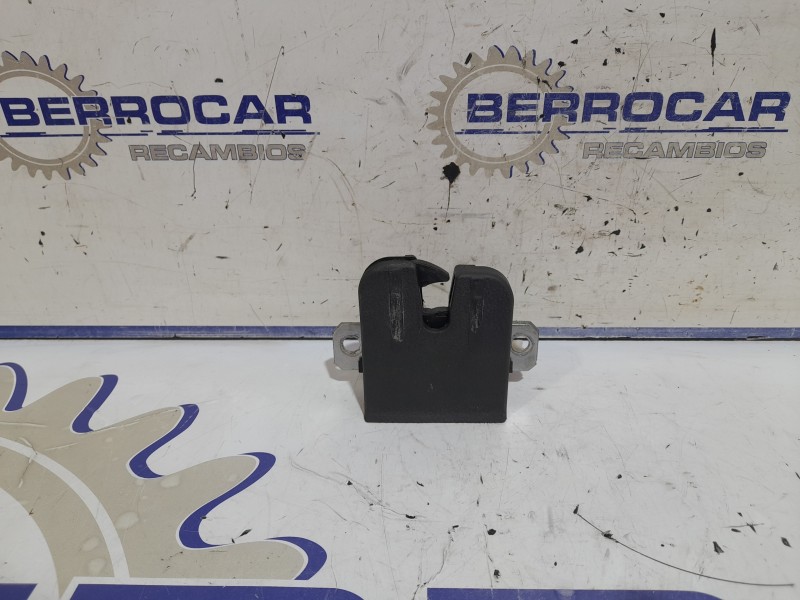 Recambio de cerradura maletero / porton para volkswagen polo (9n3) 1.4 tdi referencia OEM IAM 6Q6827505  