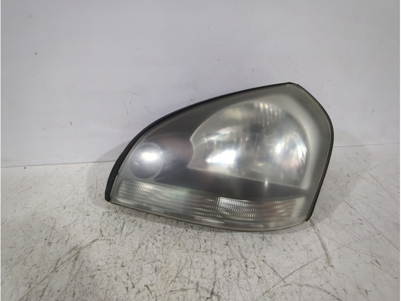 Recambio de faro izquierdo para hyundai tucson (jm) 2.0 crdi referencia OEM IAM 921032E020  
