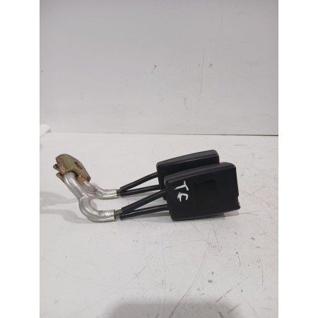 Recambio de enganche cinturon trasero central para volkswagen polo iv (9n_, 9a_) 1.9 sdi referencia OEM IAM 6Q0857488  