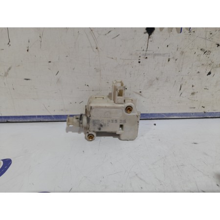Recambio de motor cierre centralizado porton para volkswagen polo (9n3) 1.4 tdi referencia OEM IAM 86113112  