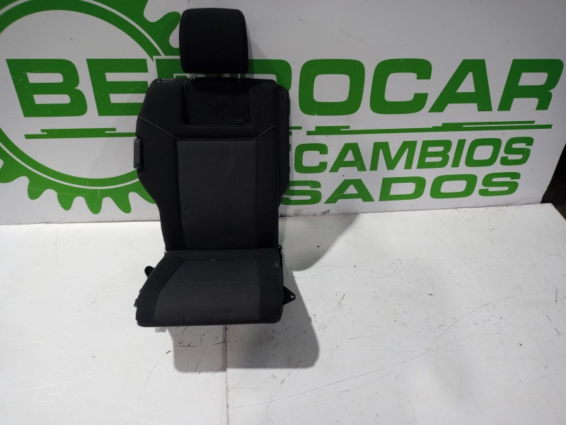 Recambio de asientos trasero derecho para opel zafira b cosmo referencia OEM IAM 7256912  