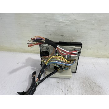 Recambio de caja reles / fusibles para renault scenic ii authentique referencia OEM IAM 8200481866  