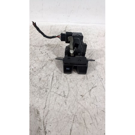 Recambio de cerradura maletero / porton para kia cee´d hatchback (ed) 1.6 crdi 90 referencia OEM IAM 812301H000  