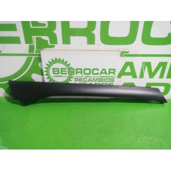 Recambio de moldura para iveco daily chasis referencia OEM IAM 5802032581  