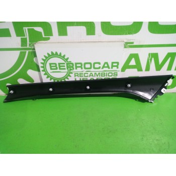 Recambio de moldura para iveco daily chasis referencia OEM IAM 5802032581  