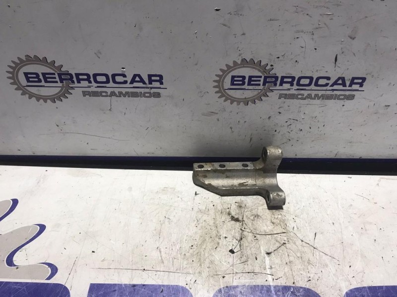 Recambio de soporte bomba inyeccion para ssangyong kyron 2.0 referencia OEM IAM A6650760135  