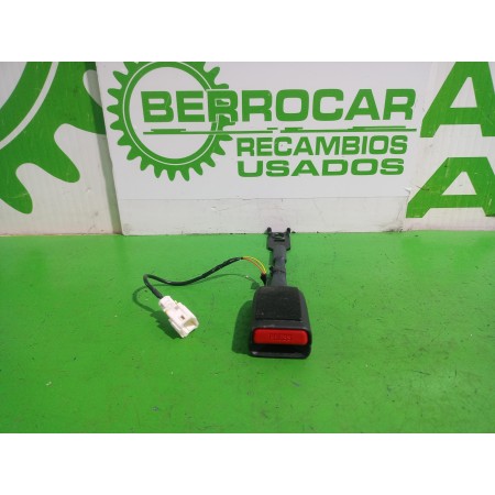 Recambio de enganche cinturon delantero derecho para citroën c4 berlina referencia OEM IAM 96748384  