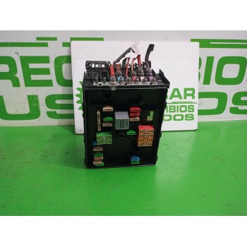 CAJA RELES / FUSIBLES 017181281 