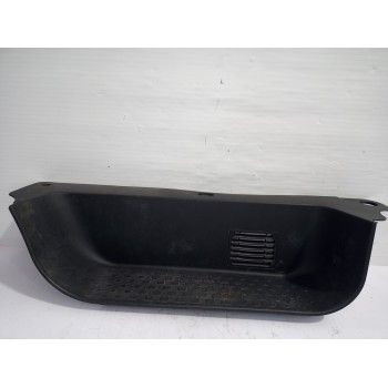 Recambio de reposapies para renault trafic furgón l1h1 2,7t referencia OEM IAM 93868844  