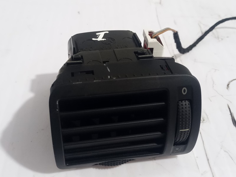 Recambio de rejilla aireadora para volkswagen passat berlina (3b3) advance referencia OEM IAM 3B0819703  