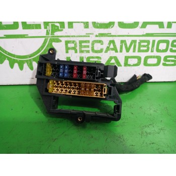 Recambio de caja reles / fusibles para audi a6 berlina (4f2) 2.4 referencia OEM IAM 4F1971845A  