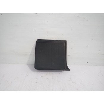 Recambio de moldura derecha para renault trafic furgón l1h1 2,7t referencia OEM IAM 768185709R  