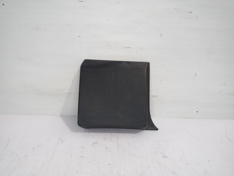 Recambio de moldura derecha para renault trafic furgón l1h1 2,7t referencia OEM IAM 768185709R  