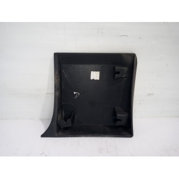 Recambio de moldura derecha para renault trafic furgón l1h1 2,7t referencia OEM IAM 768185709R  