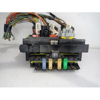Recambio de caja reles / fusibles para peugeot 3008 style referencia OEM IAM 9807028580  