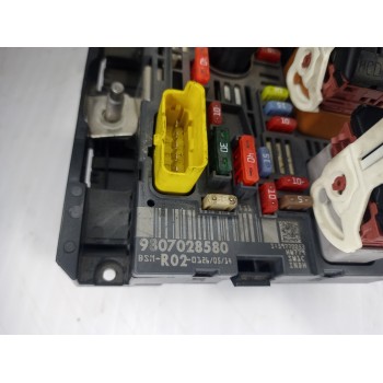 Recambio de caja reles / fusibles para peugeot 3008 style referencia OEM IAM 9807028580  