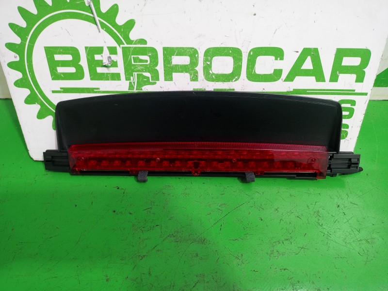Recambio de luz central de freno para audi a6 berlina (4f2) 2.4 referencia OEM IAM 4F5945097  