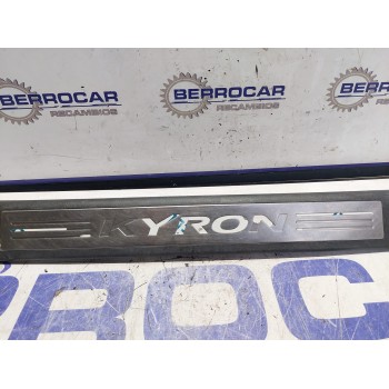 Recambio de moldura interior para ssangyong kyron 2.0 xdi referencia OEM IAM 7729009000  