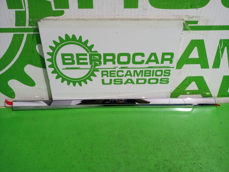 Recambio de moldura para volkswagen tiguan referencia OEM IAM 5NA853334A2ZZ  