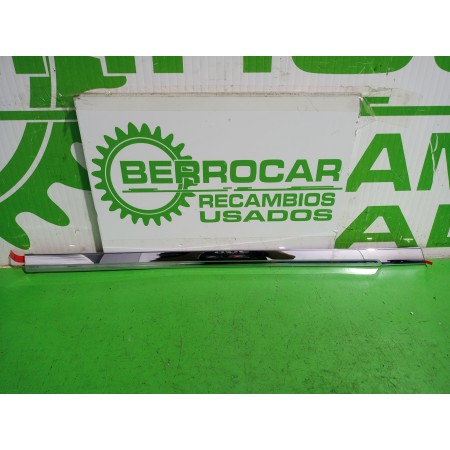 Recambio de moldura para volkswagen tiguan referencia OEM IAM 5NA853334A2ZZ  