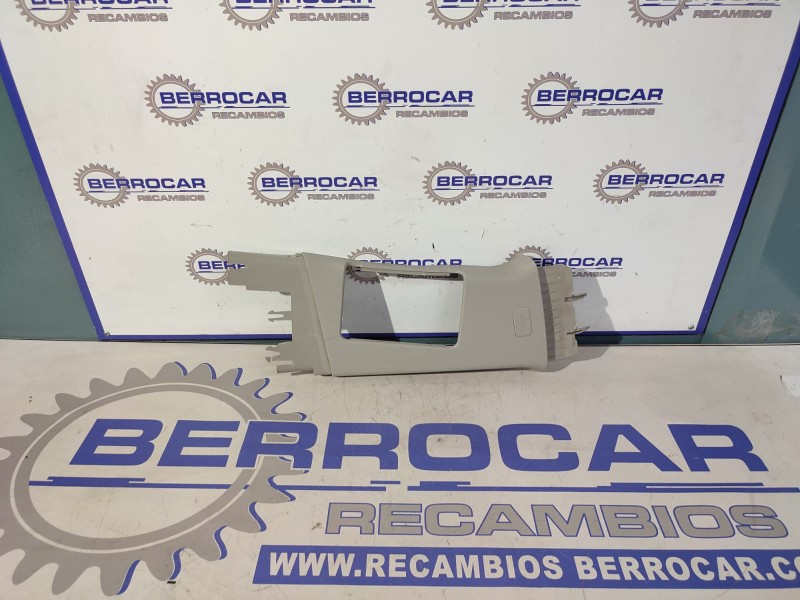 Recambio de moldura interior para opel insignia berlina 2.0 16v cdti referencia OEM IAM 13299264  