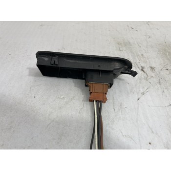 Recambio de mando elevalunas delantero derecho para renault scenic ii authentique referencia OEM IAM 156013740  