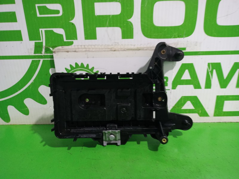 Recambio de soporte bateria para volkswagen golf vi (5k1) advance referencia OEM IAM 1K0915333  